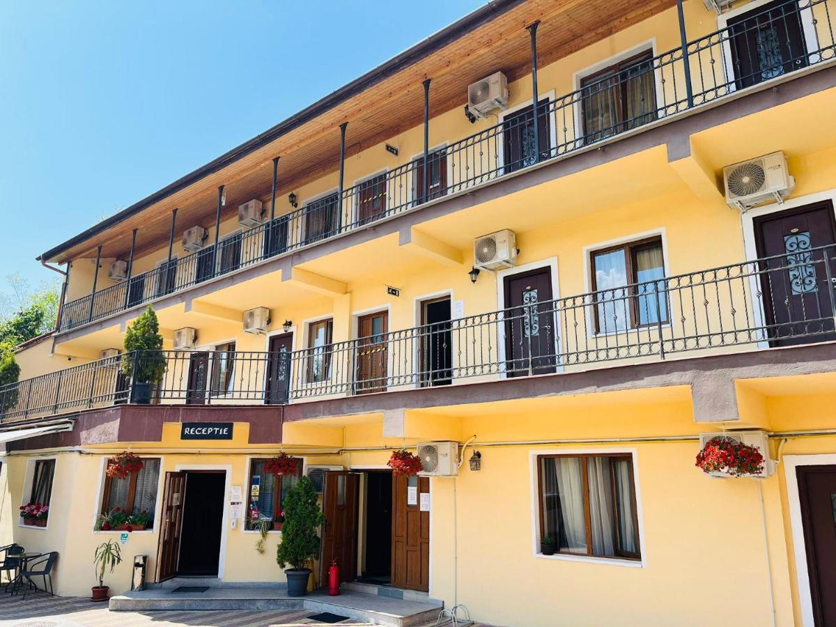Long Street Hotel 브라쇼브 외부 사진