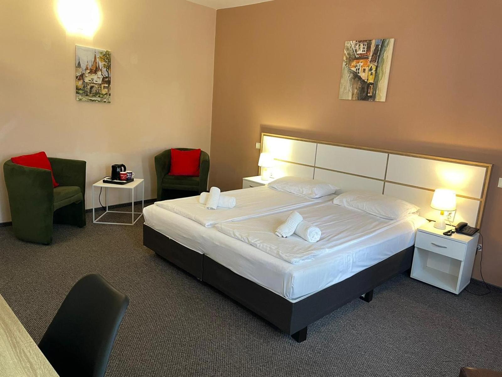 Long Street Hotel 브라쇼브 외부 사진