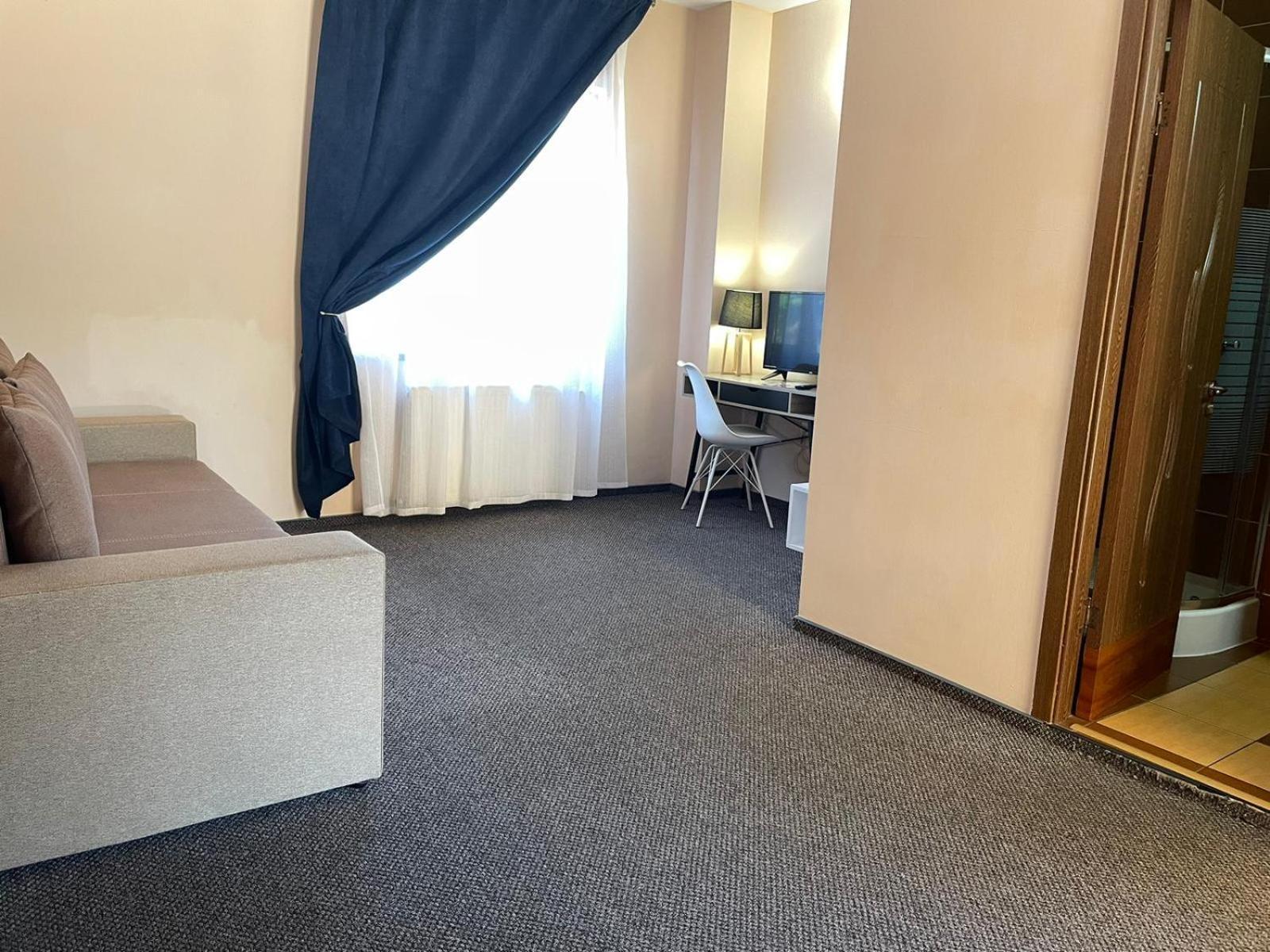 Long Street Hotel 브라쇼브 객실 사진