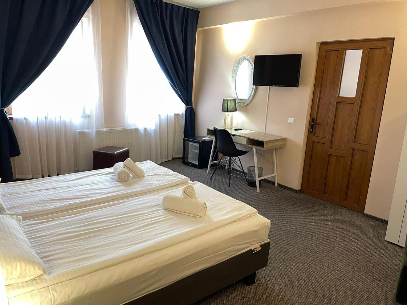 Long Street Hotel 브라쇼브 객실 사진