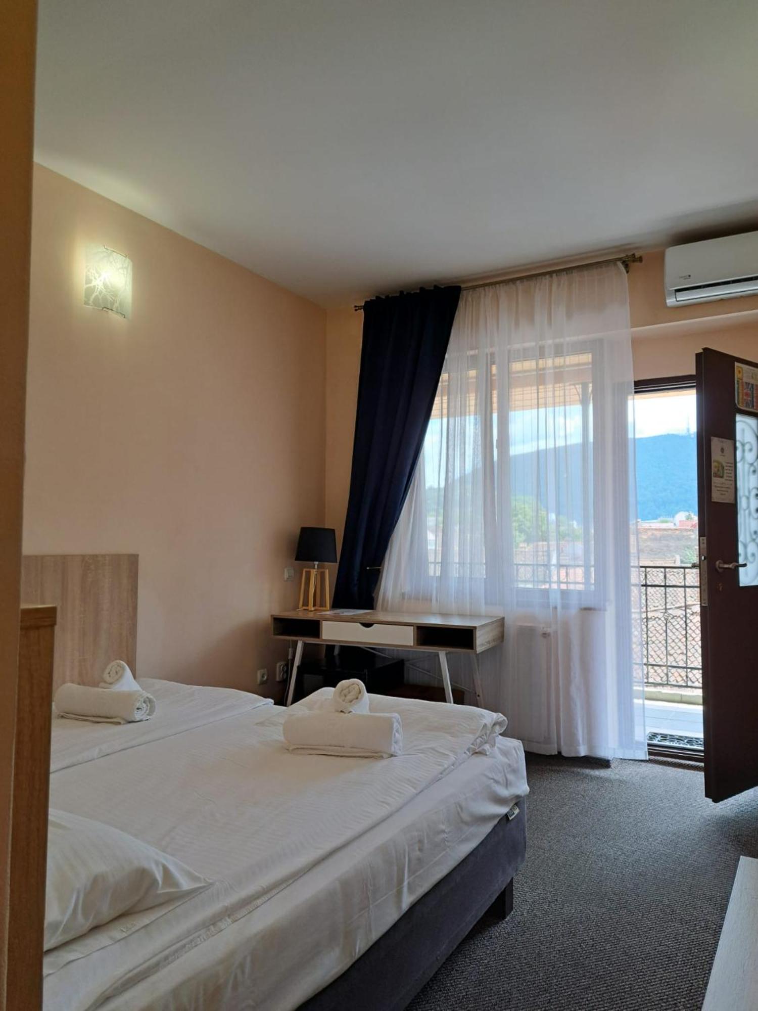 Long Street Hotel 브라쇼브 객실 사진